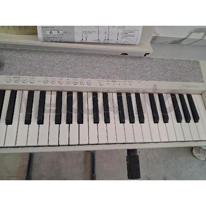 TASTIERA MUSICALE CASIO TONE + PIEDE + LEGGIO | Mercatino dell'Usato San giorgio del sannio 5