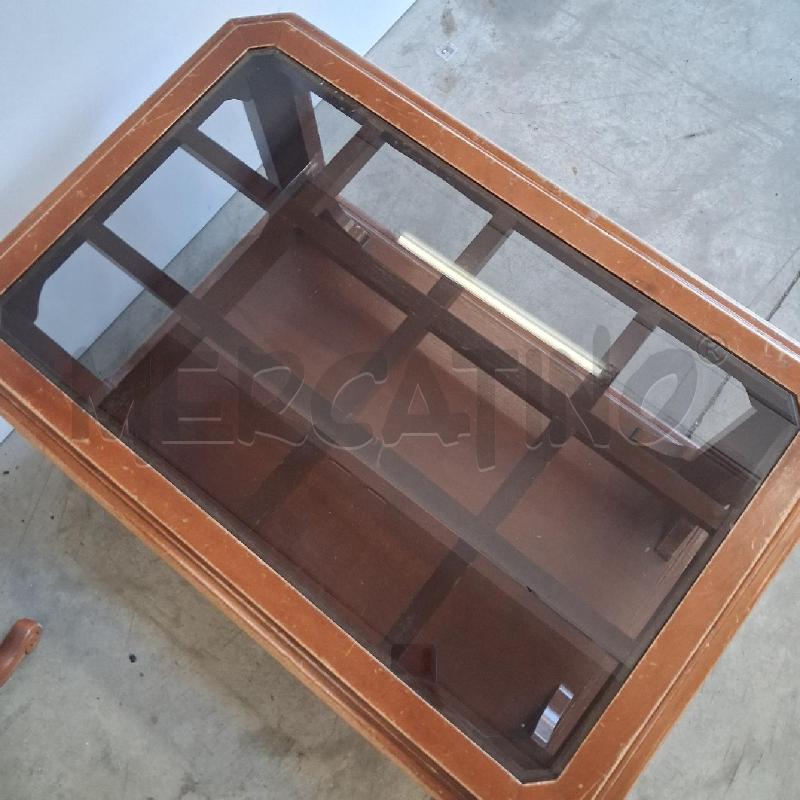 TAVOLINO LEGNO BASSO CON VETRO  | Mercatino dell'Usato San giorgio del sannio 2