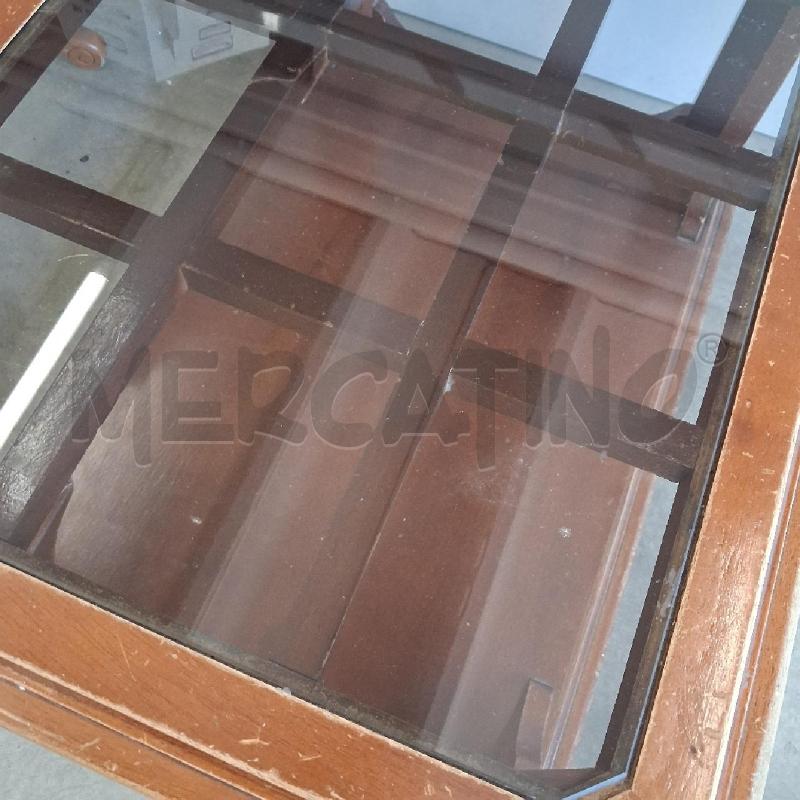 TAVOLINO LEGNO BASSO CON VETRO  | Mercatino dell'Usato San giorgio del sannio 4