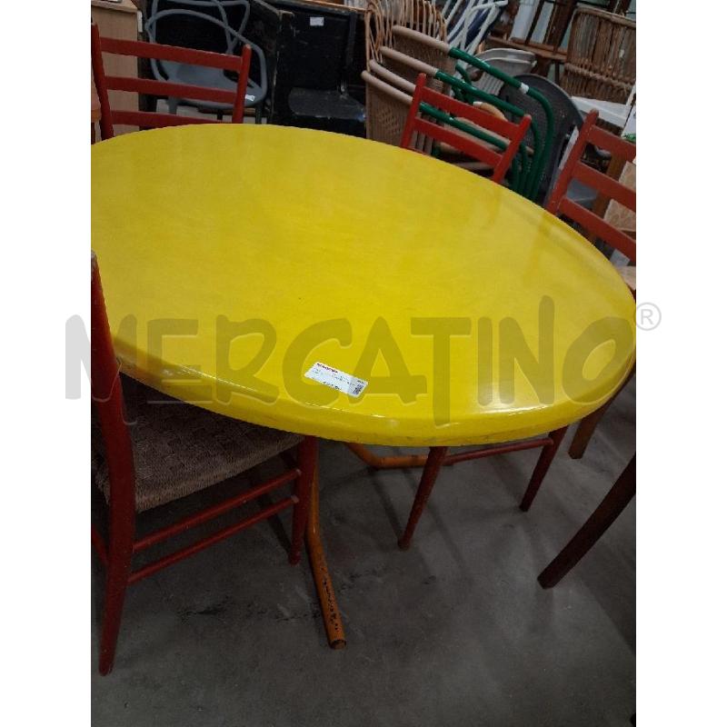 TAVOLO ROTONDO GIALLO ANNI 70 | Mercatino dell'Usato San giorgio del sannio 1