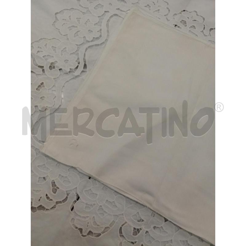 TOVAGLIA BIANCA CON BORDO PIZZO NARCARMÈ 12 POSTI + FAZZOLETTI  | Mercatino dell'Usato San giorgio del sannio 4