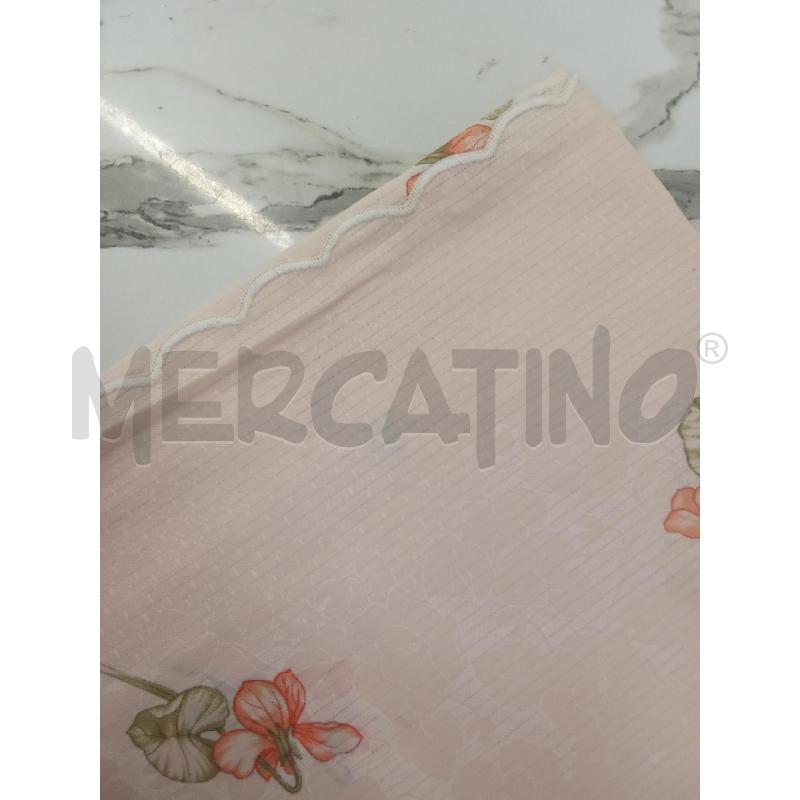 TOVAGLIA ROSA BORDO ONDINA FIORI DISEGNO A CARLUCCI  | Mercatino dell'Usato San giorgio del sannio 2