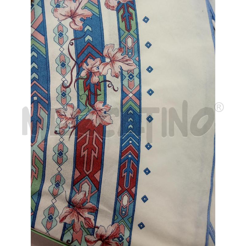TOVAGLIA TONDA COLORATA AZZURRA FIORI VALLESUSA | Mercatino dell'Usato San giorgio del sannio 3