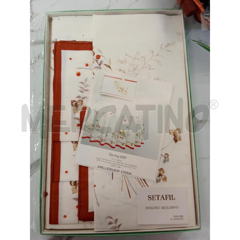 TOVAGLIA TONDA FANATSIA FIORI BORDO MARRONE  | Mercatino dell'Usato San giorgio del sannio 1