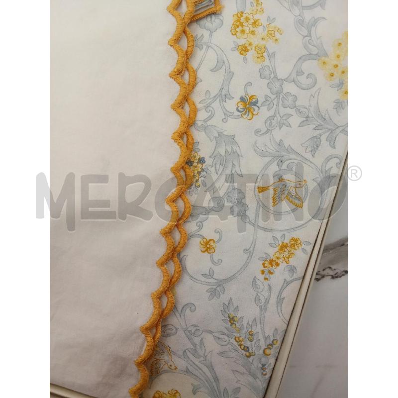 TOVAGLIA TONDA FIORELLINI GIALLI VALLESUSA  | Mercatino dell'Usato San giorgio del sannio 3