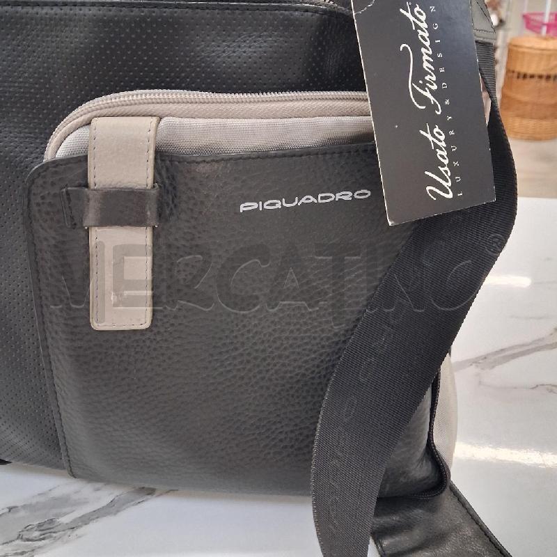 TRACOLLA UOMO PIQUADRO GRIGI NERA  | Mercatino dell'Usato San giorgio del sannio 2