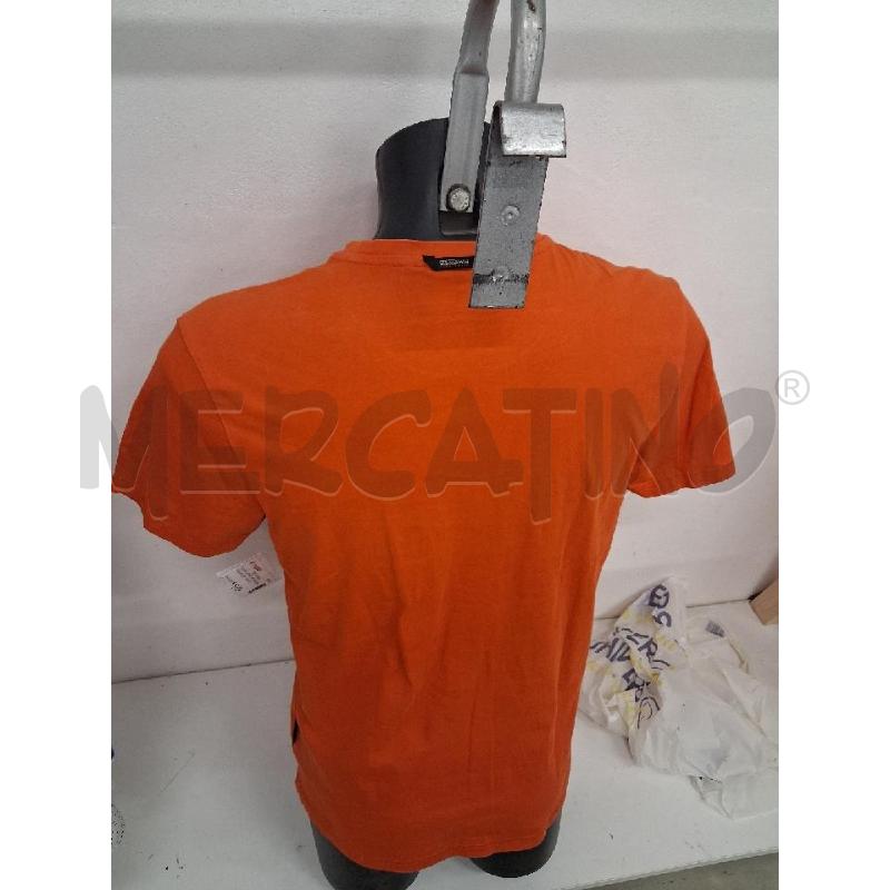 T SHIRT UOMO ARANCIONE BANDIERA NAPAPIJRI  | Mercatino dell'Usato San giorgio del sannio 3