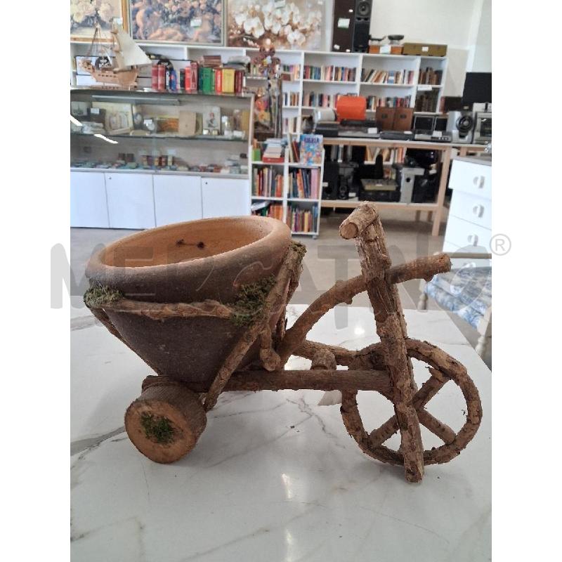 VASO TERRACOTTA SUPPORTO BICI LEGNO  | Mercatino dell'Usato San giorgio del sannio 4