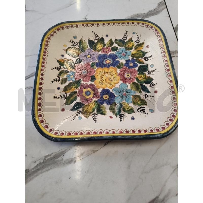 VASSOIO DECORATO A MANO FIORI QUADRATO 42X42X5CM  | Mercatino dell'Usato San giorgio del sannio 1