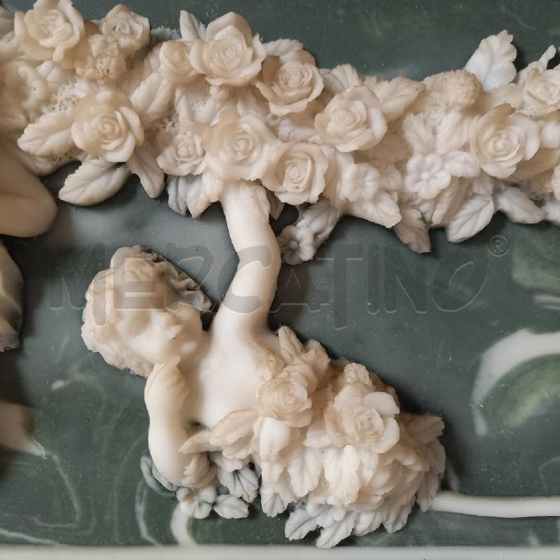 BASSORILIEVO PUTTI RESINA | Mercatino dell'Usato Bologna 4