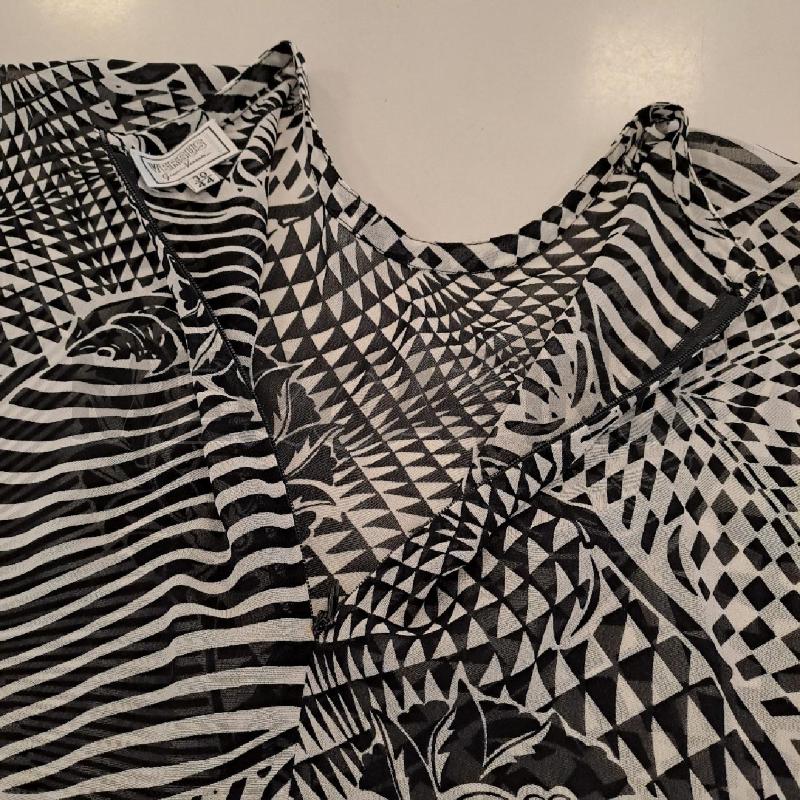 BLUSA DONNA VERSUS VERSACE BIANCA E NERA | Mercatino dell'Usato Bologna 4