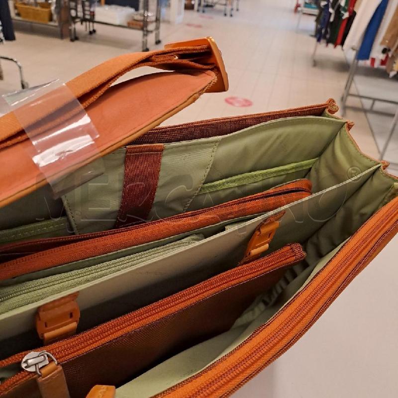 BORSA CARTELLA PIQUADRO ARANCIO PELLE E TELA CON TRACOLLA | Mercatino dell'Usato Bologna 4