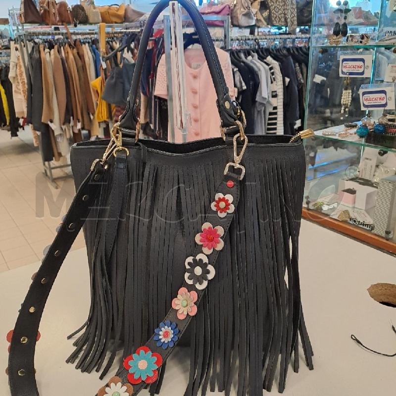 BORSA DONNA PELLE NERA FRANGE TRACOLLA FIORI | Mercatino dell'Usato Bologna 1