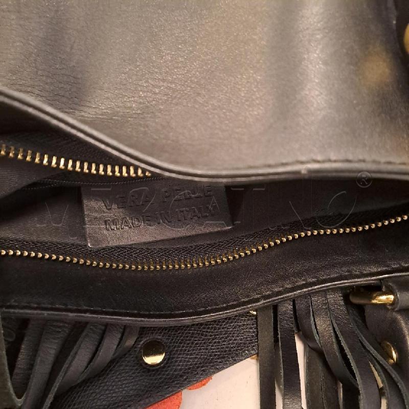 BORSA DONNA PELLE NERA FRANGE TRACOLLA FIORI | Mercatino dell'Usato Bologna 4