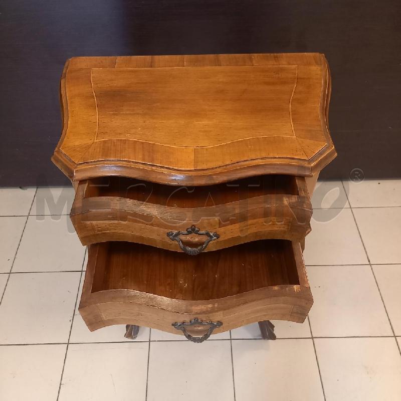 COMODINO IN STILE 2 CASSETTI | Mercatino dell'Usato Bologna 2