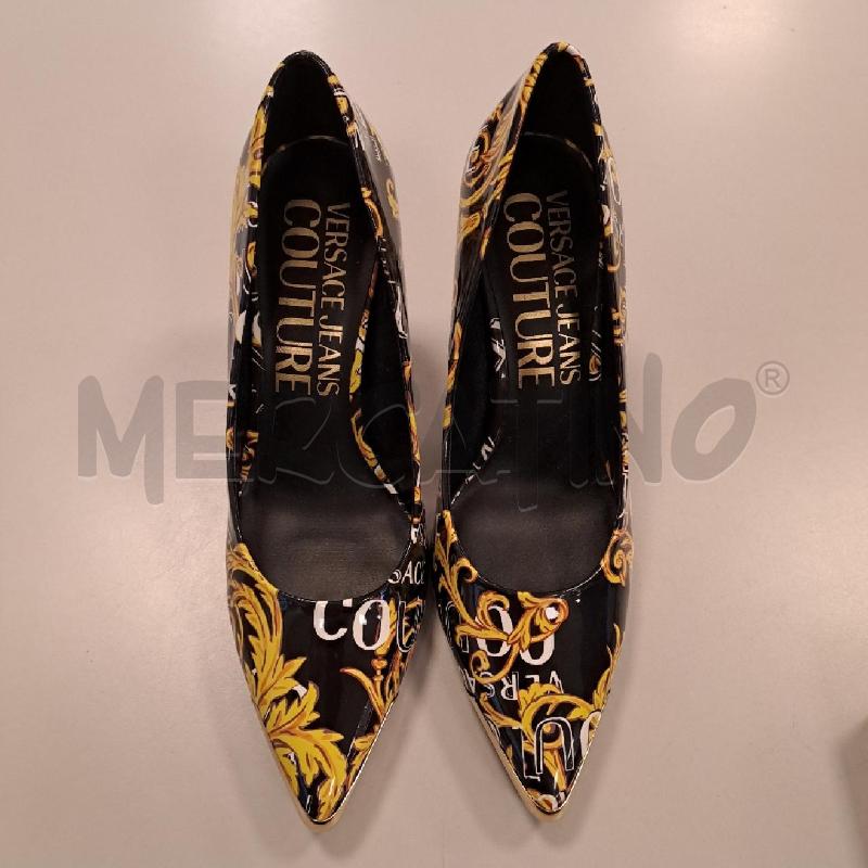 DECOLLETE VERSACE JEANS COUTURE NERO GIALLO | Mercatino dell'Usato Bologna 2