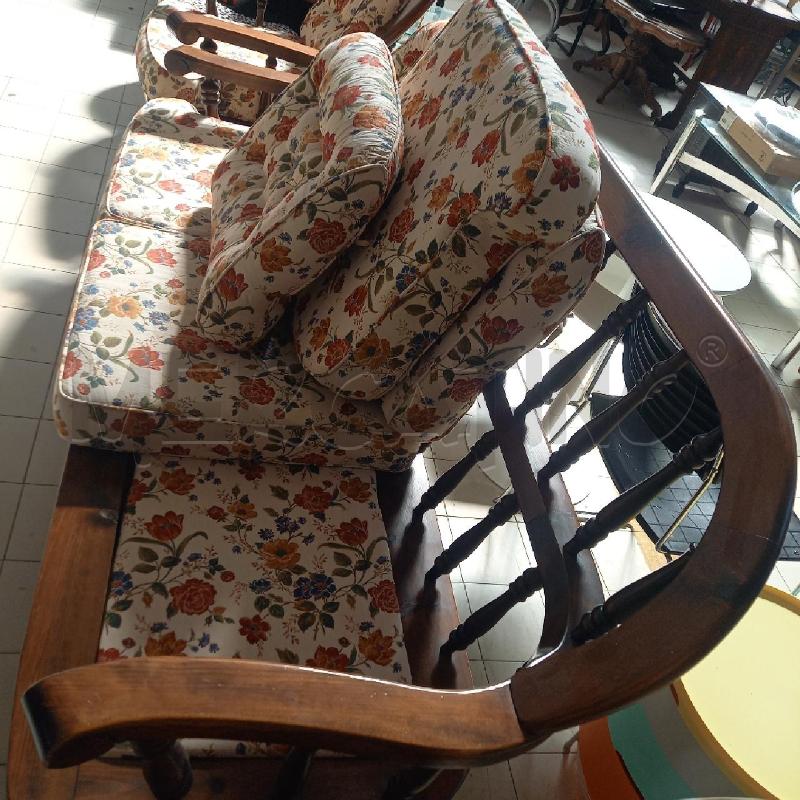 DIVANO TAPPEZZERIA FLOREALE + 2 POLTRONE | Mercatino dell'Usato Bologna 3