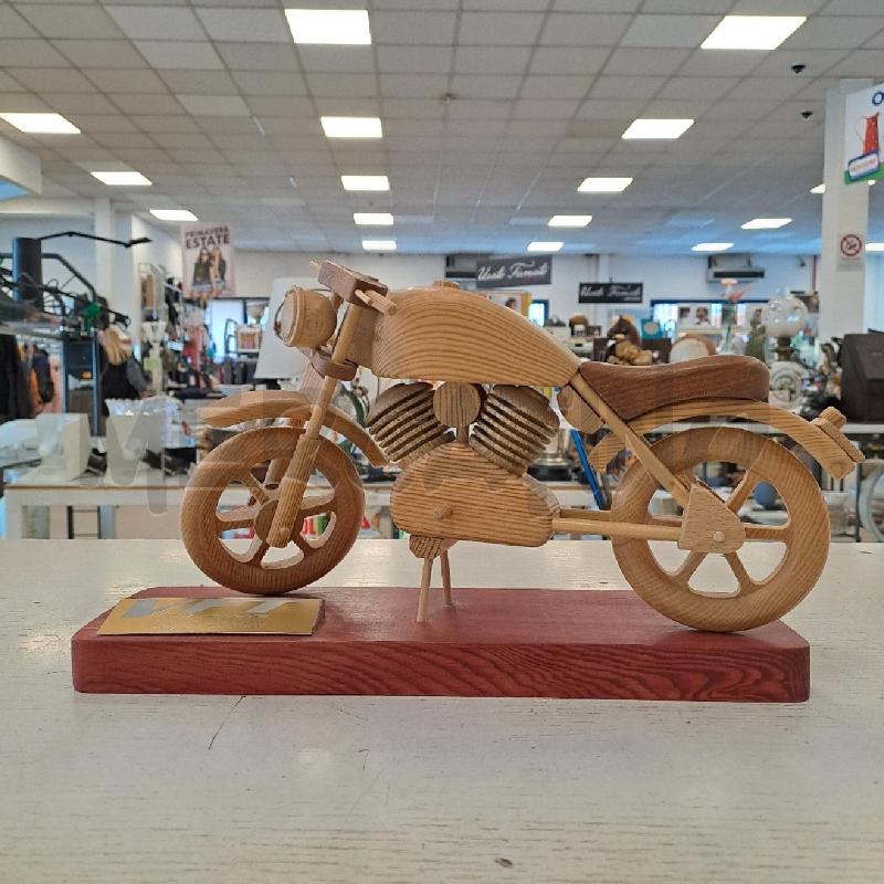 MODELLINO MOTO LEGNO VFT | Mercatino dell'Usato Bologna 1