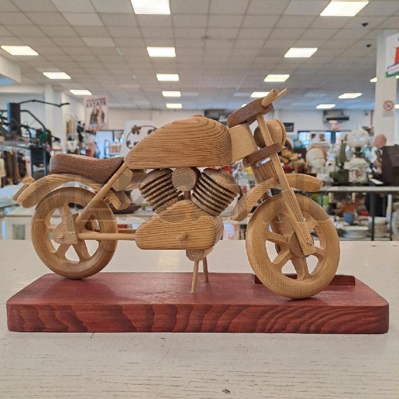 MODELLINO MOTO LEGNO VFT | Mercatino dell'Usato Bologna 3