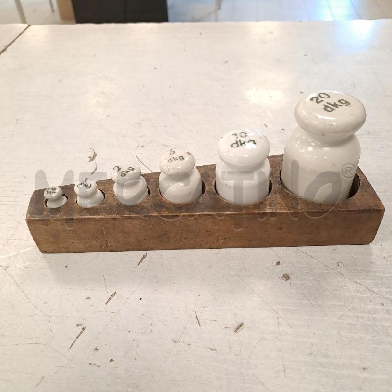 PESI PZ. 6 IN CERAMICA BASE LEGNO | Mercatino dell'Usato Bologna 2