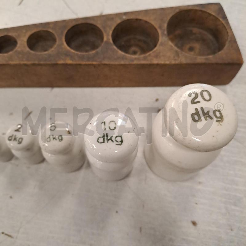 PESI PZ. 6 IN CERAMICA BASE LEGNO | Mercatino dell'Usato Bologna 4
