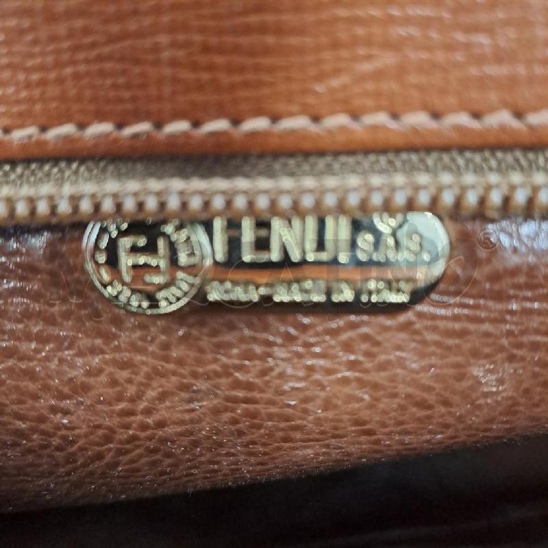 POCHETTE FENDI CAMMELLO  | Mercatino dell'Usato Bologna 5