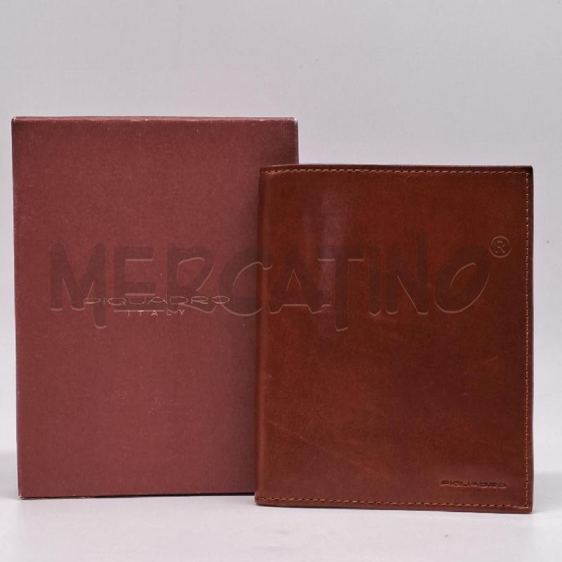 PORTA FOGLIO PELLE PIQUADRO PORTACARTE MARRONE | Mercatino dell'Usato Bologna 1