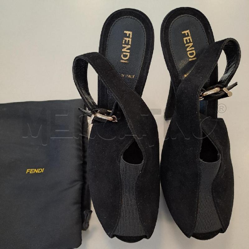 SANDALI DONNA FENDI NERO SUEDE PLATEAU | Mercatino dell'Usato Bologna 2