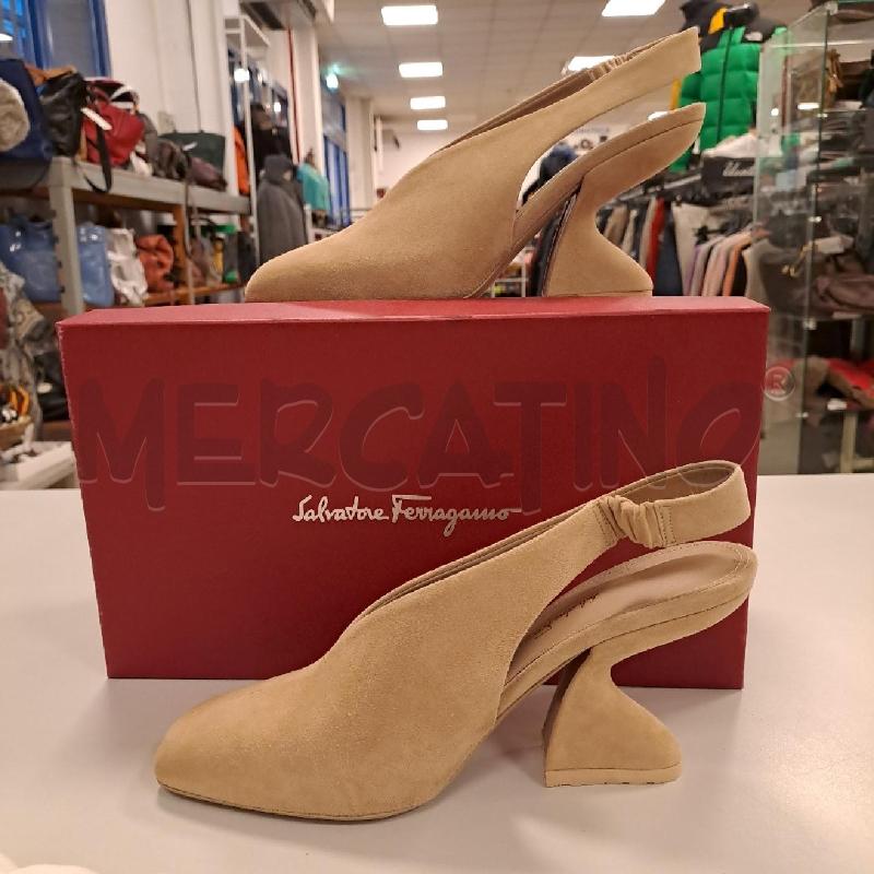 SCARPE DONNA SALVATORE FERRAGAMO F HEEL SUEDE SABBIA  | Mercatino dell'Usato Bologna 2