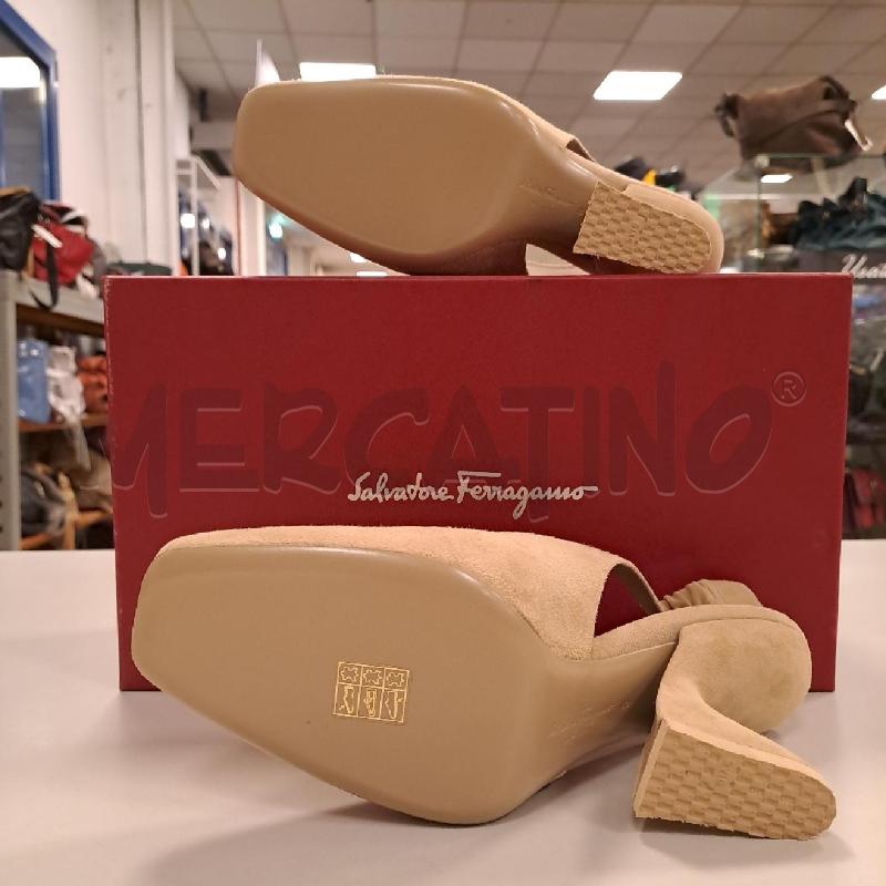 SCARPE DONNA SALVATORE FERRAGAMO F HEEL SUEDE SABBIA  | Mercatino dell'Usato Bologna 4