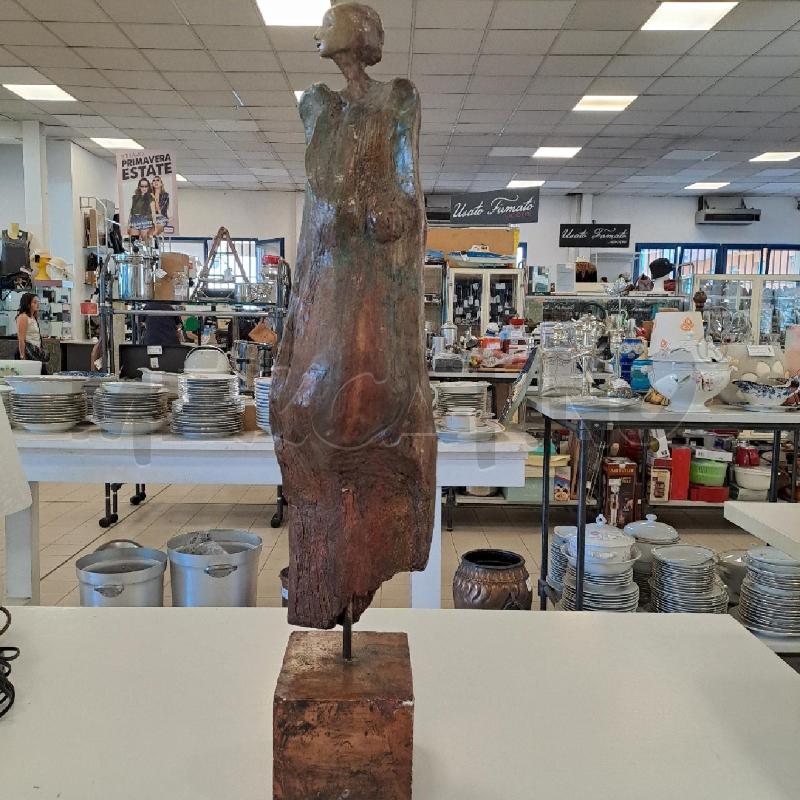 SCULTURA DONNA SU BASE GUERRINO BARDEGGIA | Mercatino dell'Usato Bologna 1