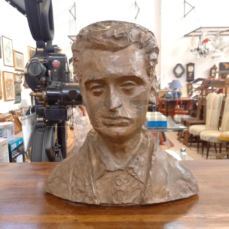 SCULTURA IN BRONZO PERSONAGGIO A FIRMA G. LORENZANI | Mercatino dell'Usato Bologna 1