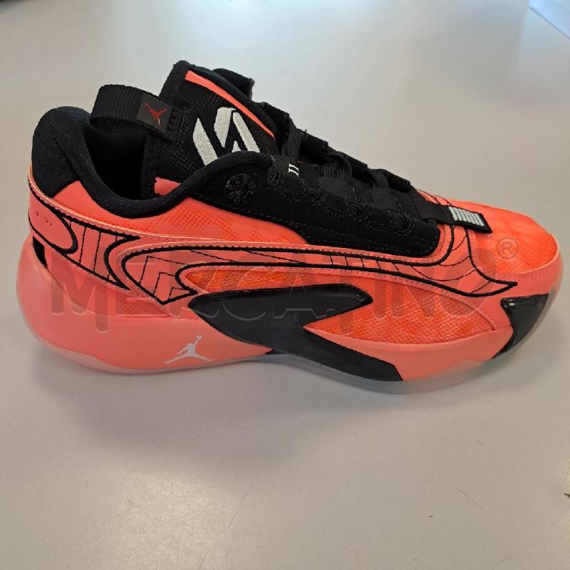 SNEAKERS NIKE LUKA 2 NEON MANGO | Mercatino dell'Usato Bologna 1