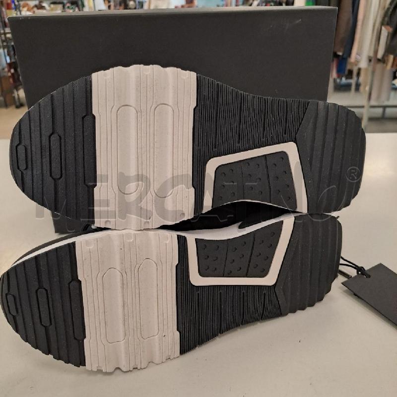 SNEAKERS UOMO VERSACE JEANS COUTURE NERE E BIANCHE | Mercatino dell'Usato Bologna 4
