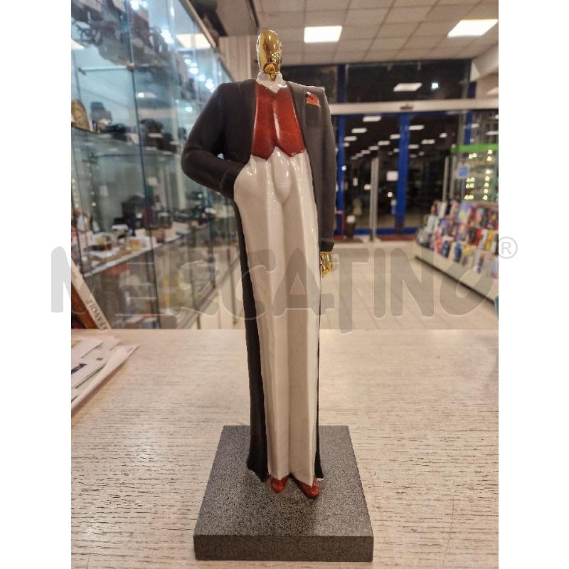 STATUINACERAMICA  UOMO ELEGANTE | Mercatino dell'Usato Bologna 1