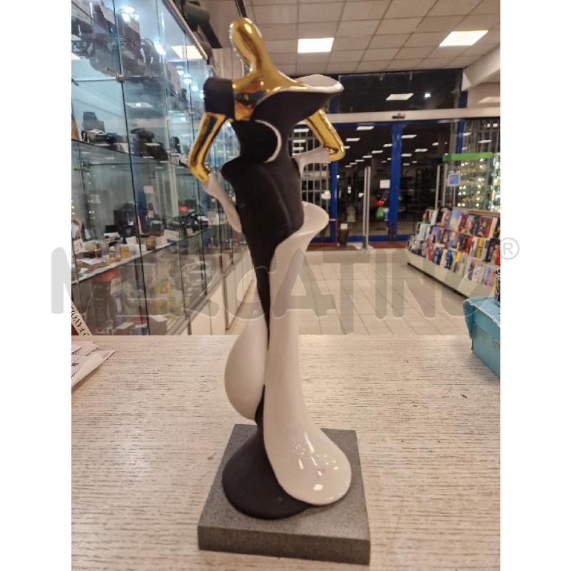 STATUINA CERAMICA DAMA IN BIANCO E NERO  | Mercatino dell'Usato Bologna 2