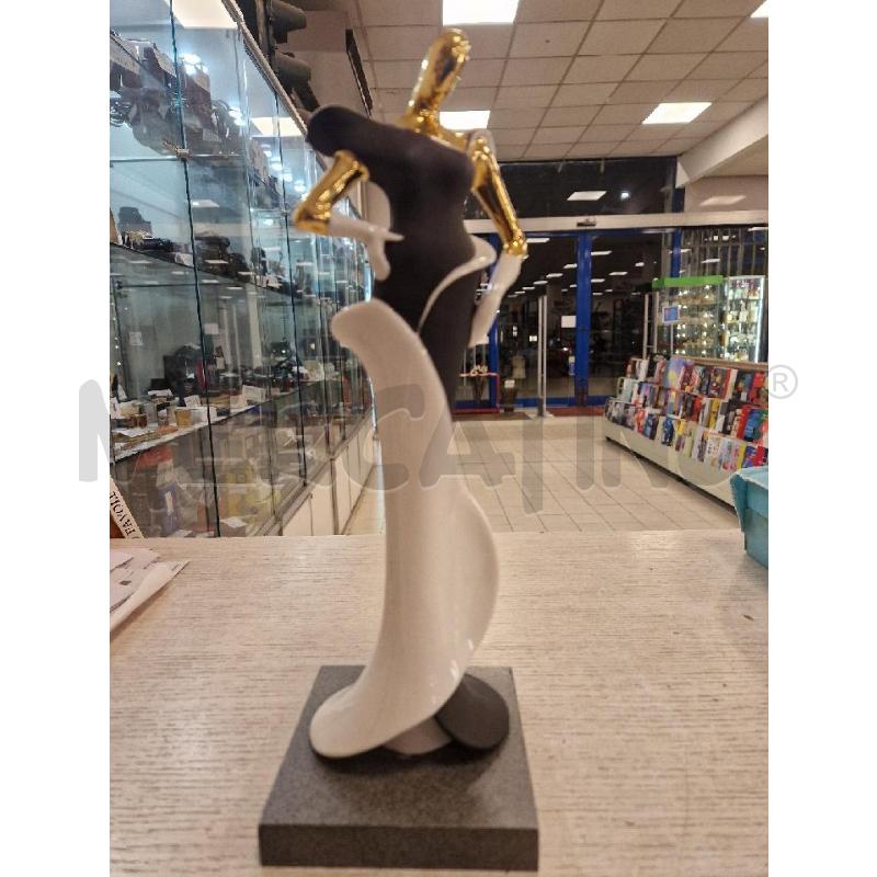 STATUINA CERAMICA DAMA IN BIANCO E NERO  | Mercatino dell'Usato Bologna 4