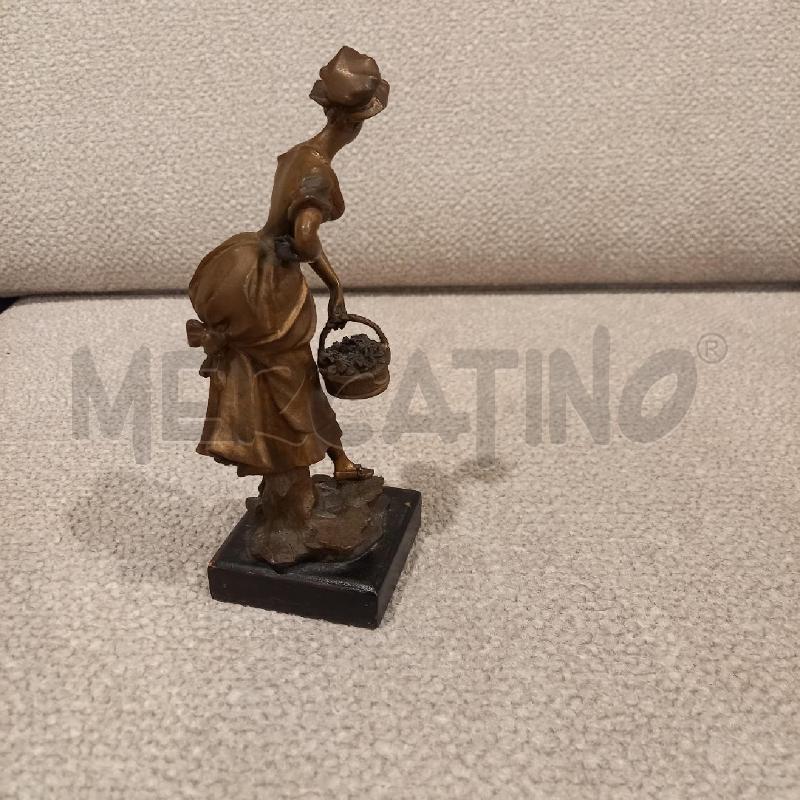 STATUINA DONNA CON CESTO | Mercatino dell'Usato Bologna 3
