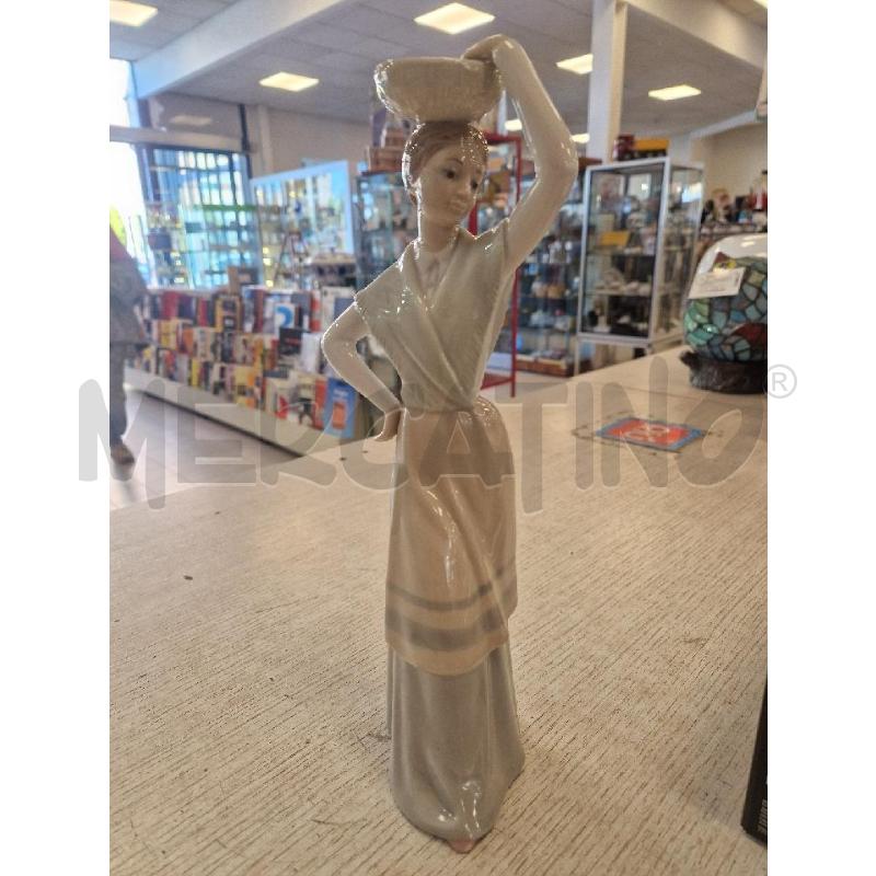 STATUINA DONNA CON CESTO MADE IN SPAIN | Mercatino dell'Usato Bologna 1