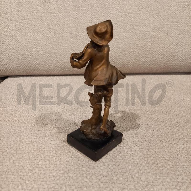 STATUINA UOMO CON CESTO  | Mercatino dell'Usato Bologna 4