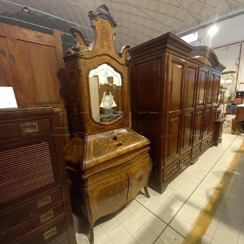 TRUMEAU IN STILE 1 ANT5A ASPECCHIO CON FIGURE | Mercatino dell'Usato Bologna 1