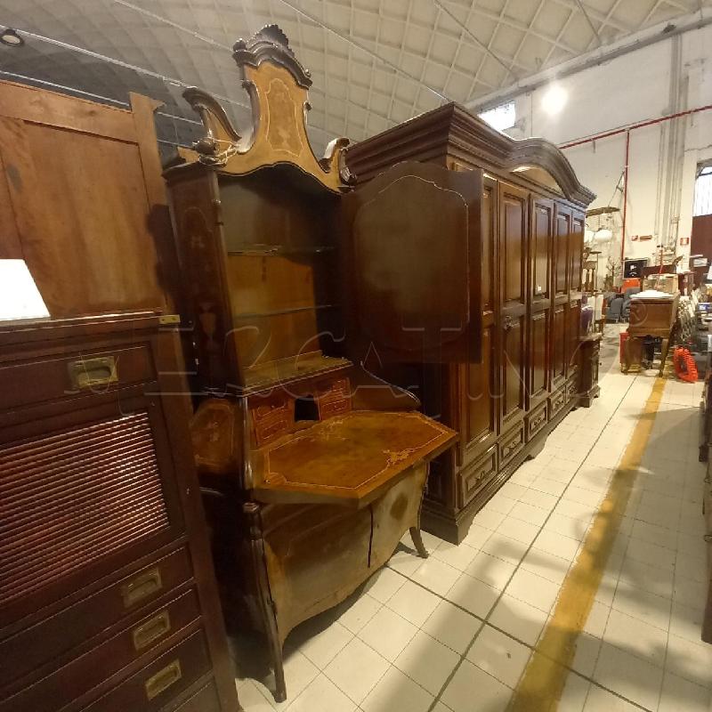 TRUMEAU IN STILE 1 ANT5A ASPECCHIO CON FIGURE | Mercatino dell'Usato Bologna 2