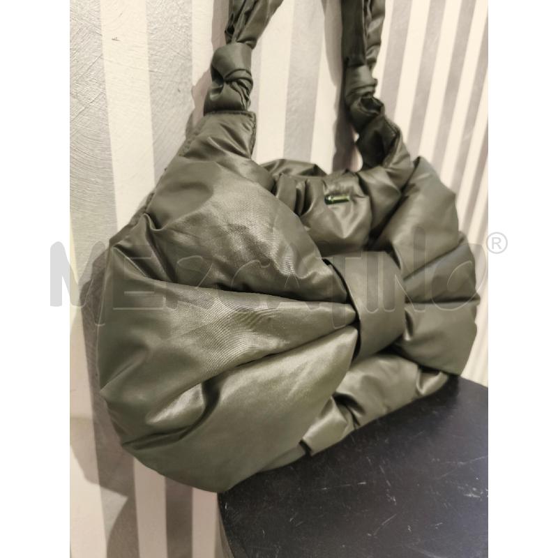 BORSETTA DONNA CAMOMILLA VERDE OLIVA FIOCCO | Mercatino dell'Usato Campobasso 3