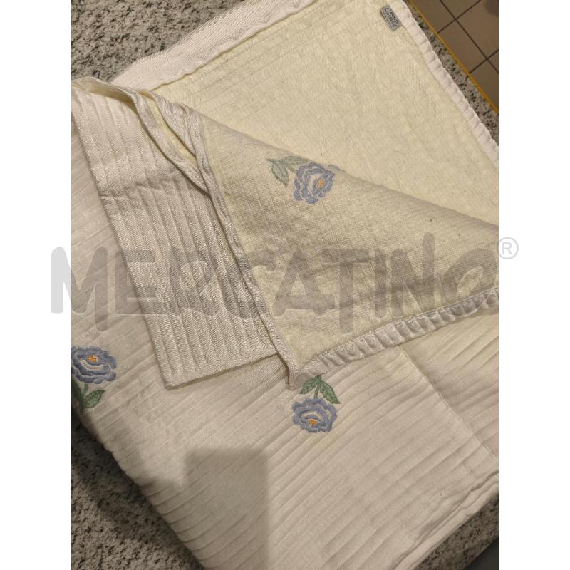 COPERTA MATRIMONIALE ARNALDO CAPRAI BIANCA FIORI BLU | Mercatino dell'Usato Campobasso 1