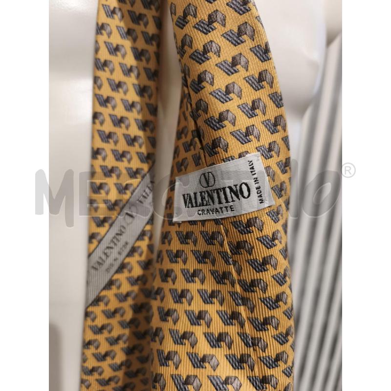 CRAVATTA VALENTINO GIALLA DECORI GEOM GRIGI | Mercatino dell'Usato Campobasso 2