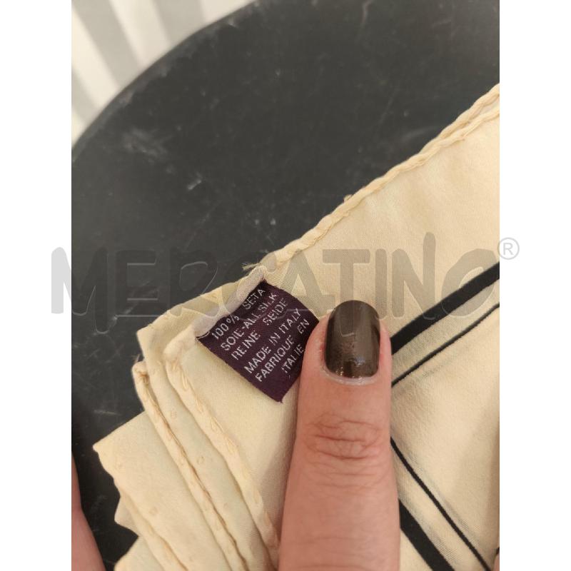 FOULARD YVES SAINT LAURENT 100 SETA | Mercatino dell'Usato Campobasso 2