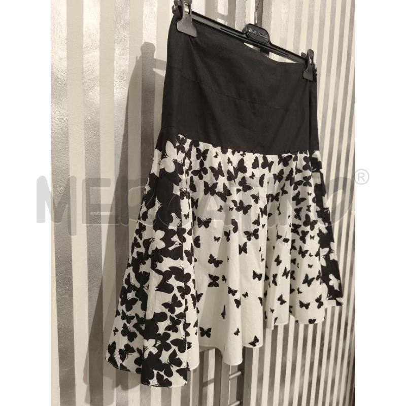 GONNA RED VALENTINO NERA BIANCA FARFALLE NERE | Mercatino dell'Usato Campobasso 3