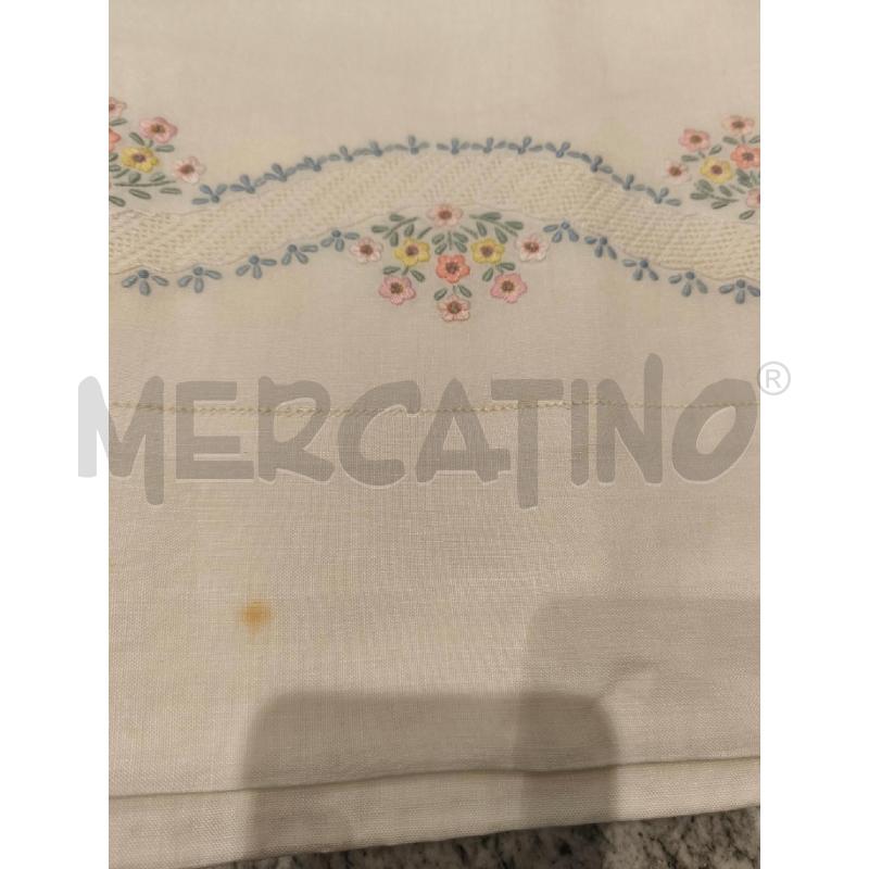 LENZUOLO MATRIMONIALE PANNA + 2FED. FOGLIOLINE INDACO E FIORELLINI COLORATI | Mercatino dell'Usato Campobasso 3