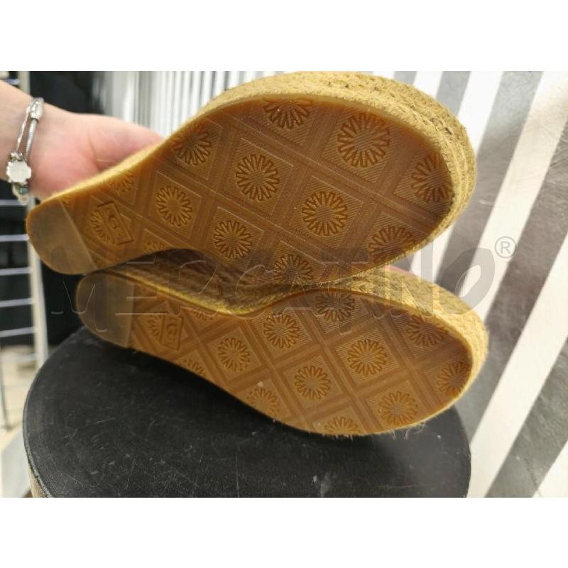 SANDALI DONNA UGG ROSA SCAMOSCIATI ZEPPA | Mercatino dell'Usato Campobasso 4