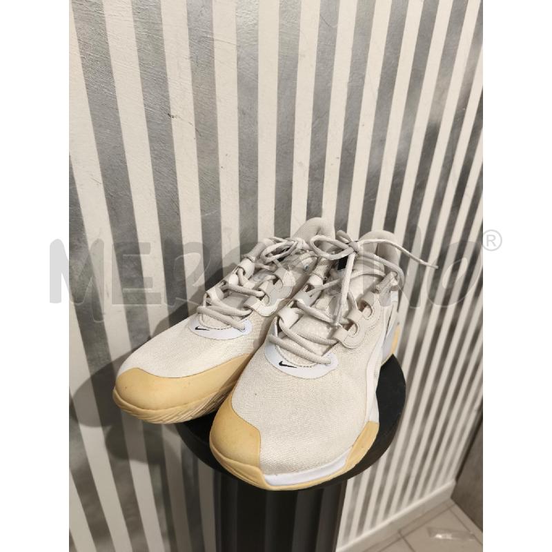 SCARPE UOMO NIKE AIR MAX TESSUTO BIANCO SUOLA OCRA | Mercatino dell'Usato Campobasso 1